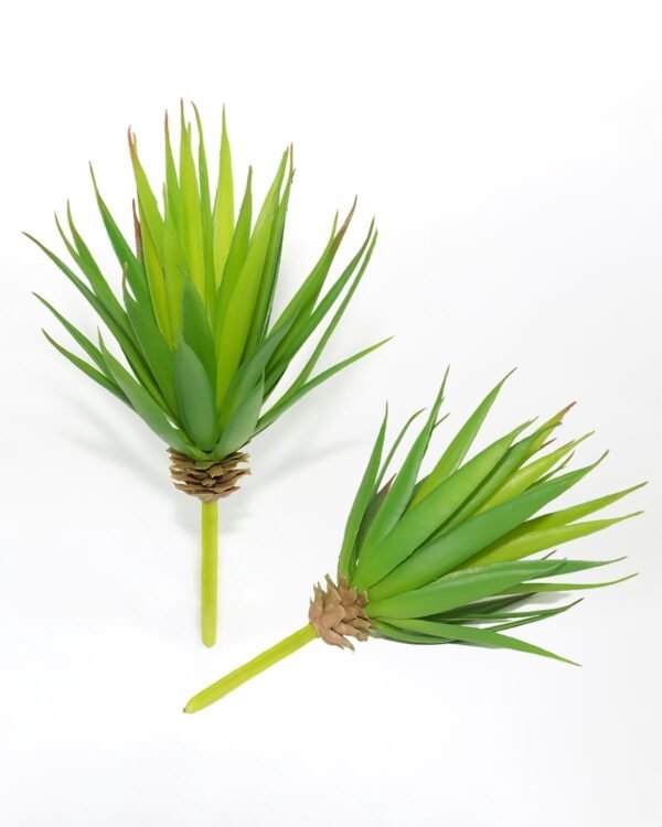 LJY 2 Pieces Realistic Artificial Faux Succulent Yucca Vera Greenhouse Small Plants Unpotted for Home Garden Decoration (Spring Green)